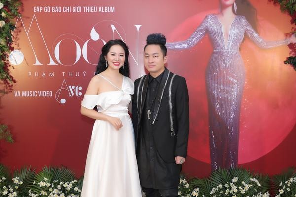 Á quân Sao Mai 2013  Phạm Thuỳ Dung “tạm biệt” 2019 bằng CD Moon