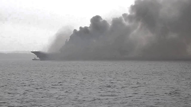 Tàu sân bay của Nga bị cháy trong quá trình sửa chữa