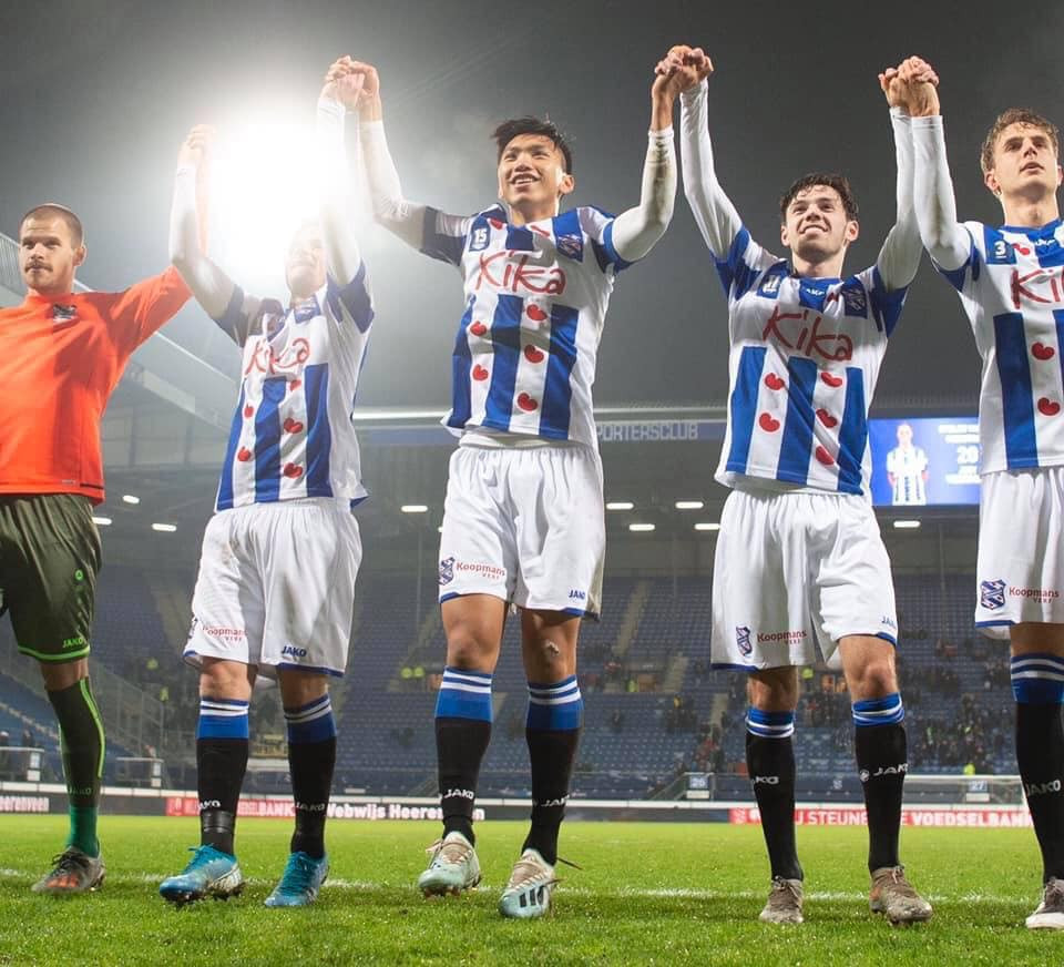 Đoàn Văn Hậu ra sân trận đầu tiên cho Heerenveen