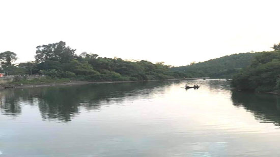 Nghệ An: Lật thuyền trên sông Hoàng Mai, 2 bố con đuối nước thương tâm