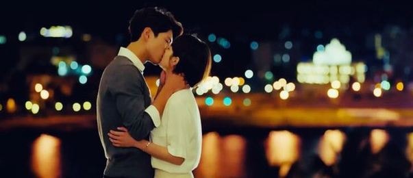 Song Hye Kyo - Park Bo Gum lộ tin đồn tình ái dù chênh lệch 12 tuổi