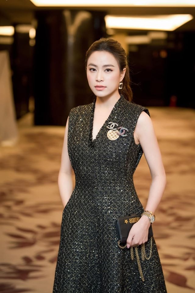 Hoàng Thuỳ Linh 0