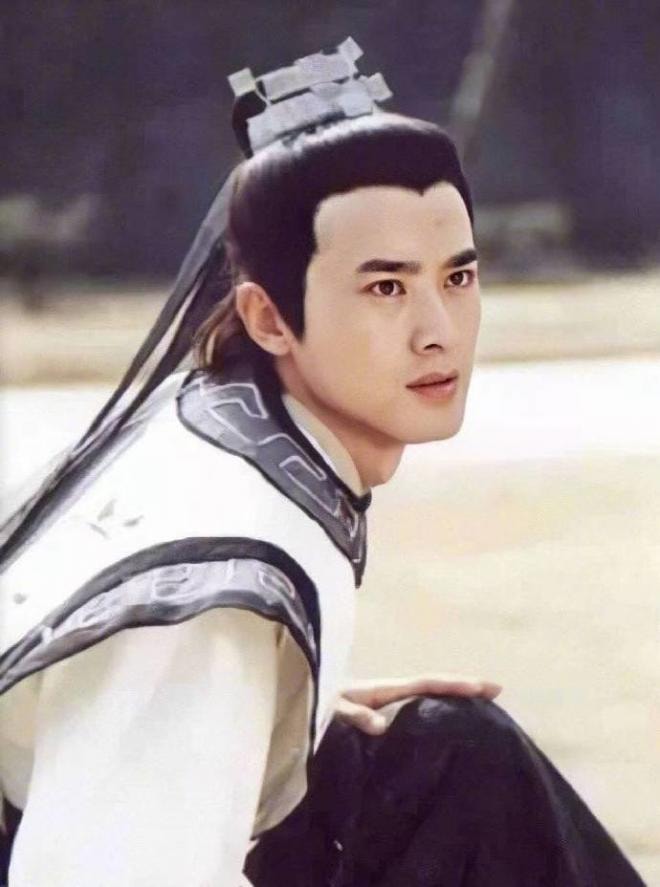 'Công Tôn Sách' Nhậm Tuyền là ông chủ của tạp chí Marie Claire, giàu có sau khi giải nghệ? 2