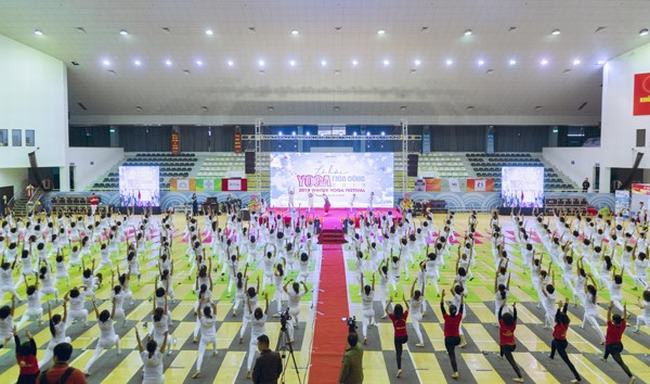 Grand Master Kamal – Top 8 Bậc thầy Asana thế giới tập luyện cùng yogi Việt tại Lễ hội Yoga mùa đông 