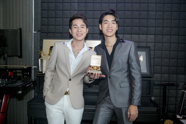 jack-va-k-icm-chua-day-mot-nam-ket-hop-an-y-den-duong-ai-nay-di-day-ai-oan-hinh-anh21080419269-ngoisao.vn-w620-h413 5