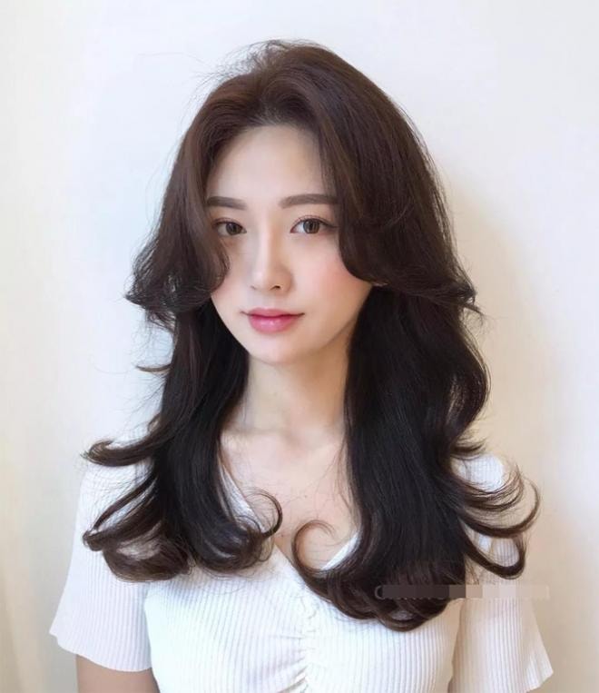 tóc xoăn dài đẹp 12