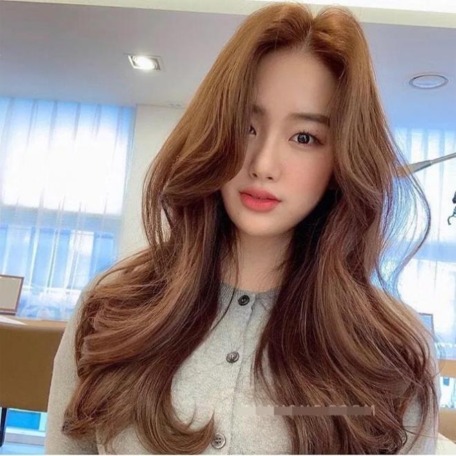 tóc xoăn dài đẹp 8