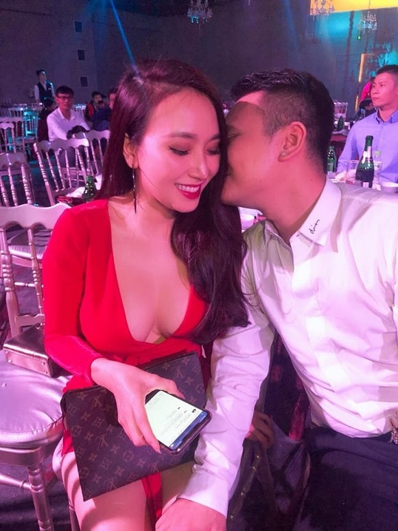 ảnh gợi cảm của bà xã Khắc Việt  4
