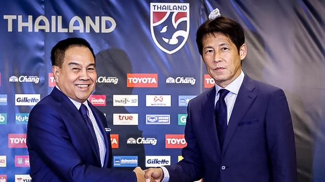 HLV Akira Nishino tuyên bố mạnh mẽ trong buổi gia hạn hợp đồng với bóng đá Thái Lan