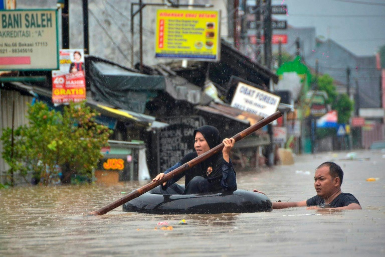 Indonesia: Gần 30 người chết vì lũ lụt