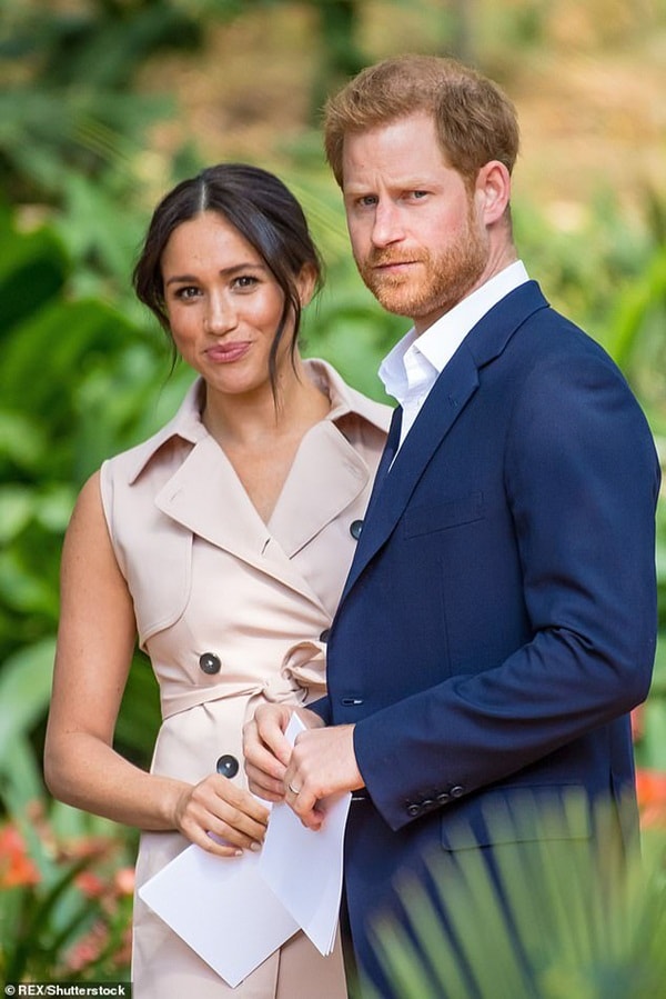 Vợ chồng Meghan Markle 'bội thu' tin vui ngày đầu năm mới nhờ khoe ảnh con trai  2