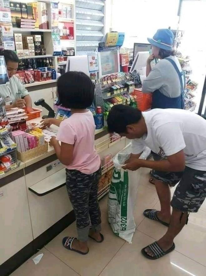 Siêu thị Thái Lan cấm dùng túi nhựa  1