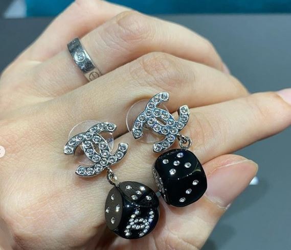 Trấn Thành và Hari Won đập hộp hàng hiệu  4