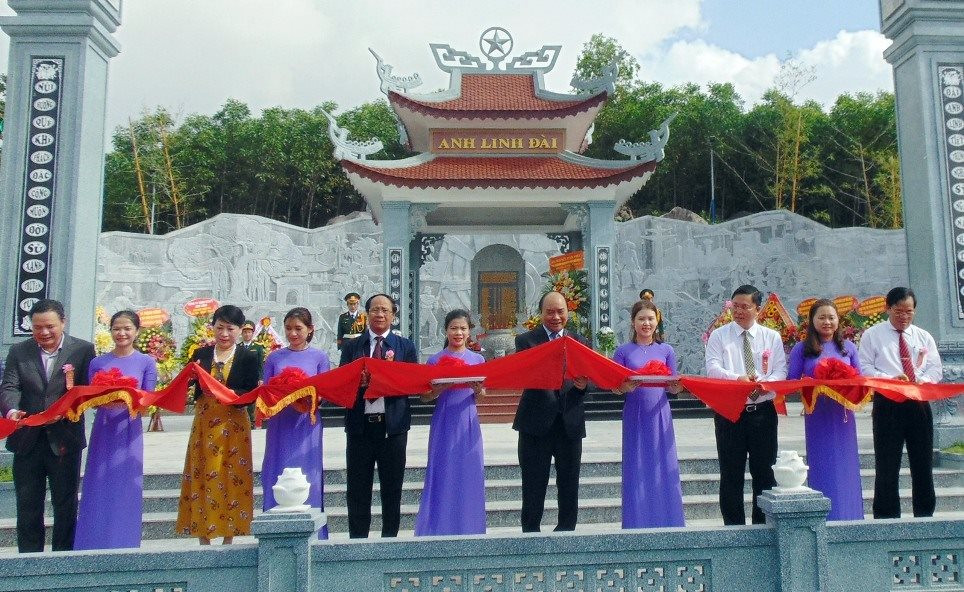 Thủ tướng dự lễ khánh thành công trình tưởng niệm liệt sĩ Núi Quế - Anh Linh Đài