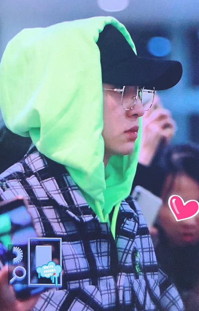 Sehun - Chanyeol (EXO) bị rừng fans 'bóp nghẹt' ở sân bay Nội Bài khi đến Việt Nam 3