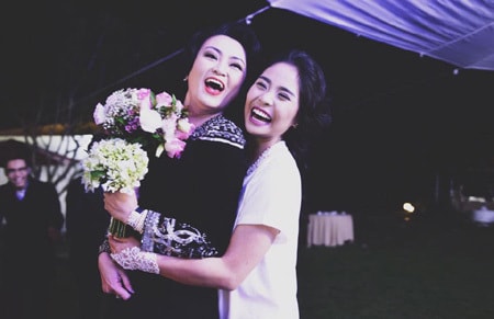 Mẹ chồng Kiều Anh chăm con 4