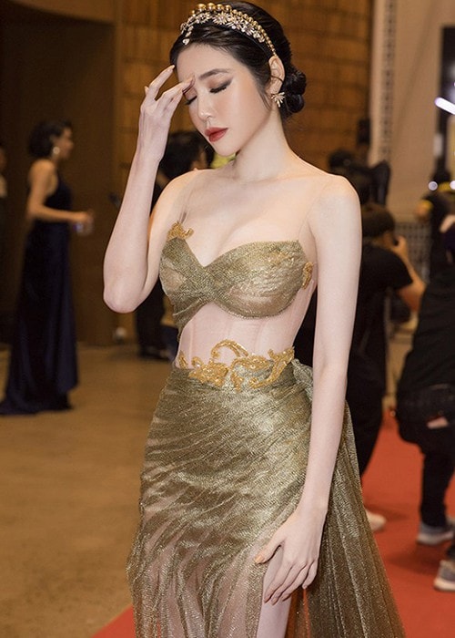 Elly Trần 1