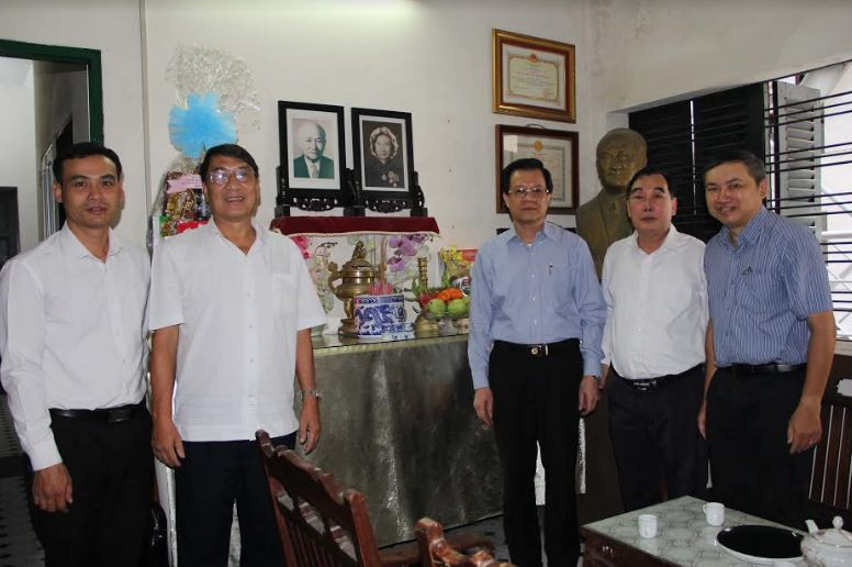 Lãnh đạo TANDTC thăm và chúc Tết nguyên lãnh đạo Đảng và TANDTC phía Nam