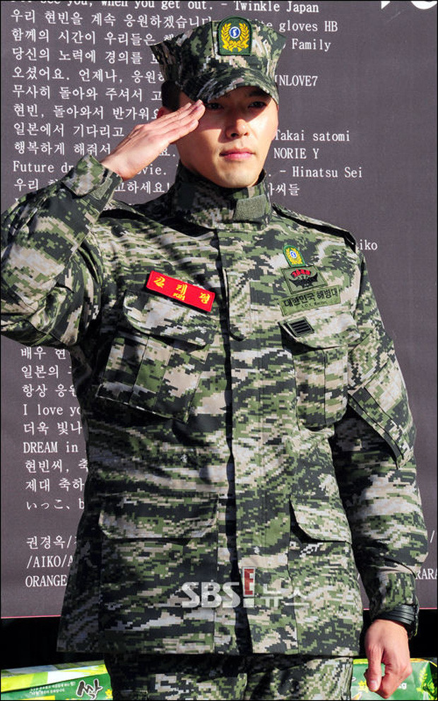 Quân nhân Hyun Bin ngoài đời thực 'ngầu' không kém gì lính Bắc Hàn, phải chăng ekip định cast bằng được anh khi xem loạt ảnh này? 4