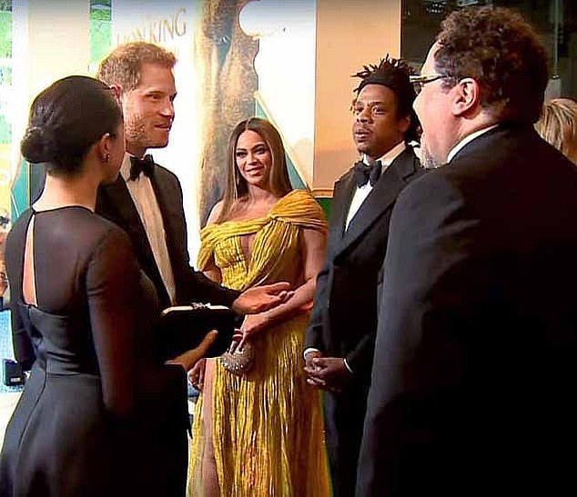 Trước khi bắt đầu cuộc sống mới ở Canada, Hoàng tử Harry từng lộ liễu 'xin việc làm' cho Meghan Markle khiến ai cũng phải xấu hổ 3
