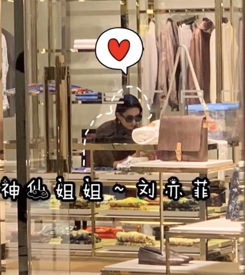 Lưu Diệc Phi mặt mộc ra phố, làn da đáng ngưỡng mộ nhưng vẫn bị chê bai vì quá xuề xoà 3