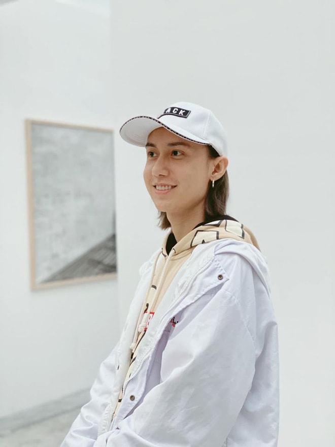 Lynk Lee đăng ảnh nữ tính 2
