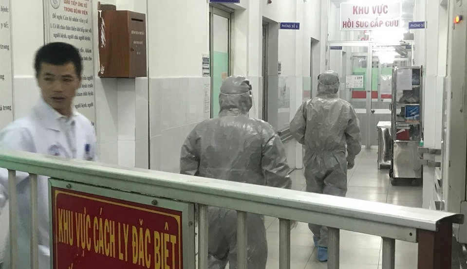 Bộ Y tế họp khẩn sáng 30 Tết vì virus lạ từ Trung Quốc