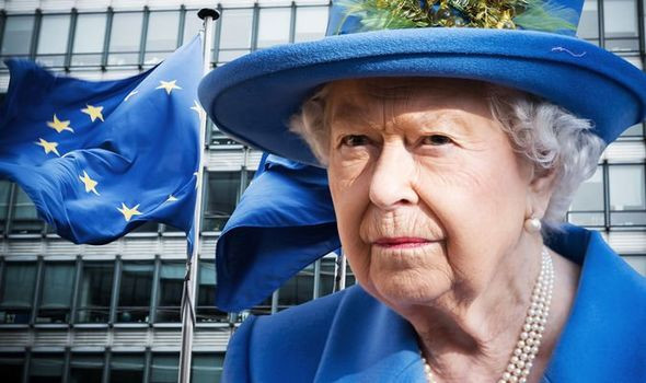Nữ hoàng Anh ký dự luật Brexit
