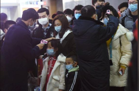 Trung Quốc kiên quyết tăng cường các biện pháp ngăn chặn dịch viêm phổi lạ