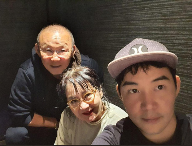HLV Park Hang-seo cùng vợ và con trai đón năm mới ở Nhật Bản 2