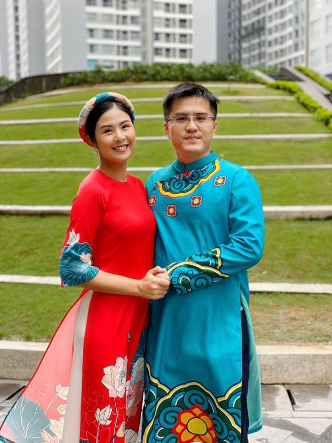 Hoa hậu Ngọc Hân chụp ảnh tình tứ bên chồng sắp cưới trong ngày đầu năm mới 4