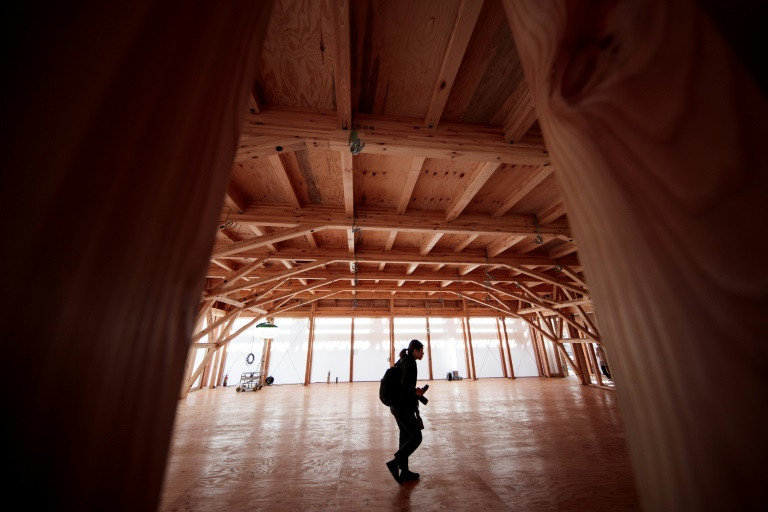 Tokyo 2020 ra mắt “Olympic plaza” làm từ gỗ quyên góp