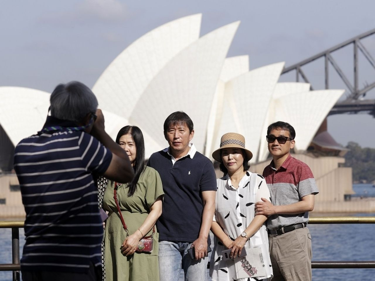 Australia cấm khách đến từ Trung Quốc nhập cảnh 