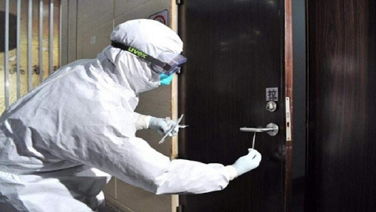 Trung Quốc lần đầu phát hiện virus corona trên tay nắm cửa