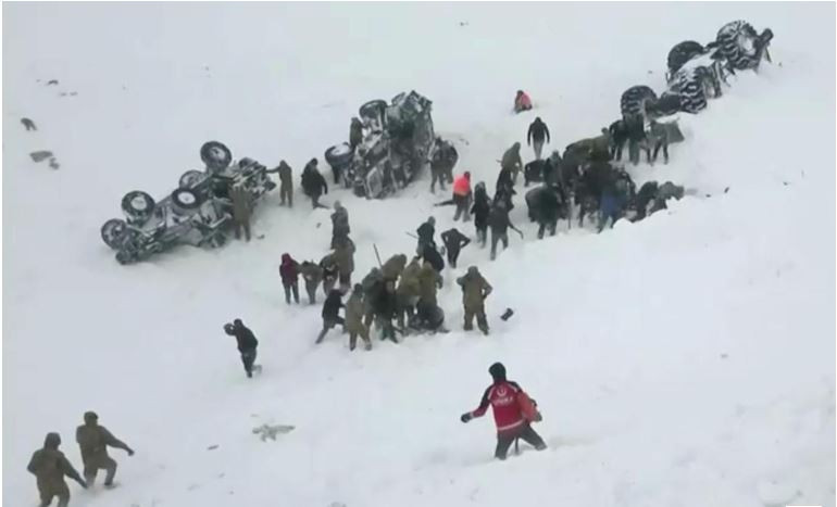 21 người chết, nhiều người mắc kẹt sau trận tuyết lở ở miền Đông Thổ Nhĩ Kỳ