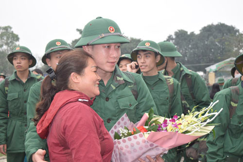 Hơn 3.000 thanh niên Nghệ An nô nức lên đường tòng quân