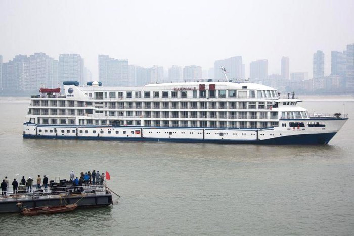 Trung Quốc dùng 7 du thuyền làm nơi ở cho y bác sĩ ở Vũ Hán