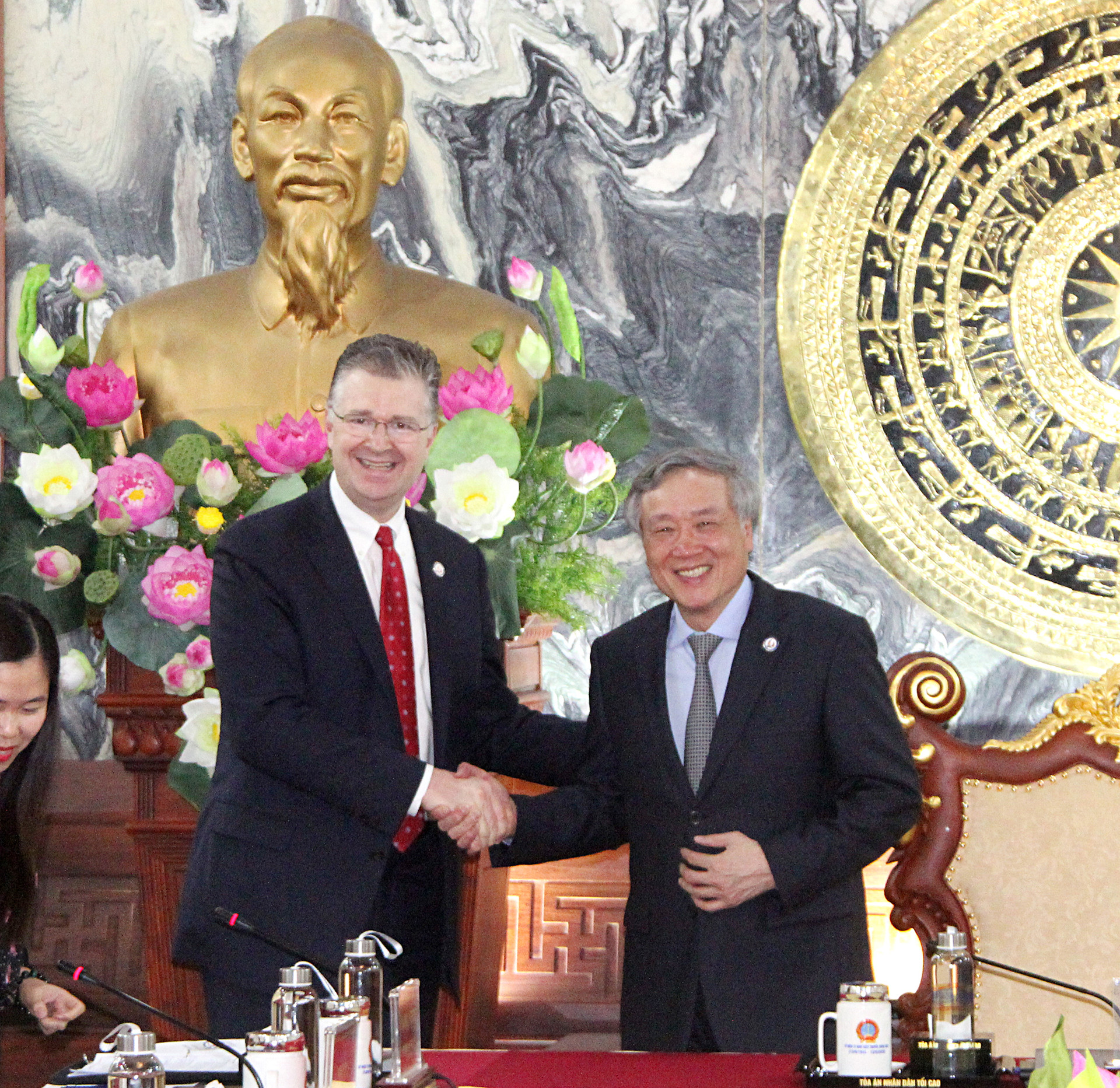 Chánh án TANDTC Nguyễn Hòa Bình làm việc với Đại sứ Hoa Kỳ tại Việt Nam
