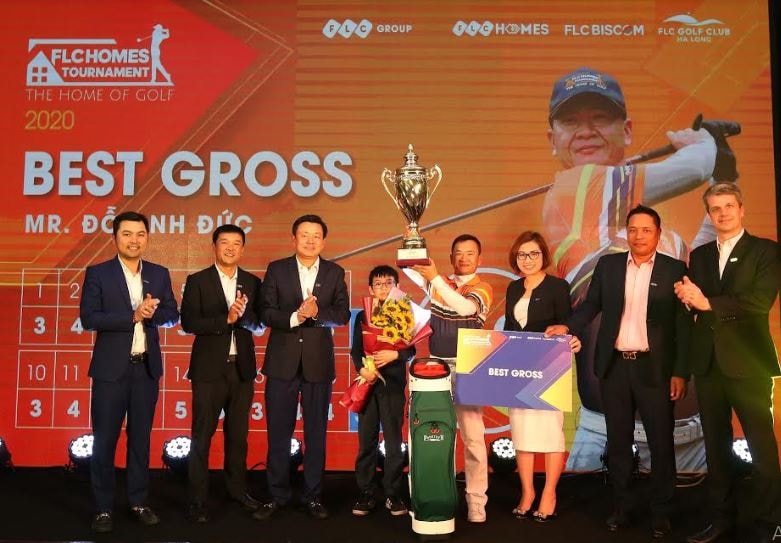 Golfer Đỗ Anh Đức tái lập kỷ lục 68 gậy - Lần thứ 2 nâng cup vô địch giải  FLCHomes Tournament 2020 