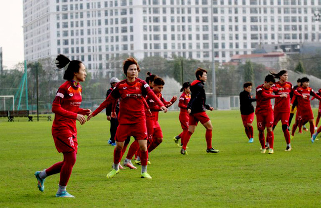 HLV Mai Đức Chung chốt danh sách đội tuyển nữ Việt Nam thi đấu trận play-off