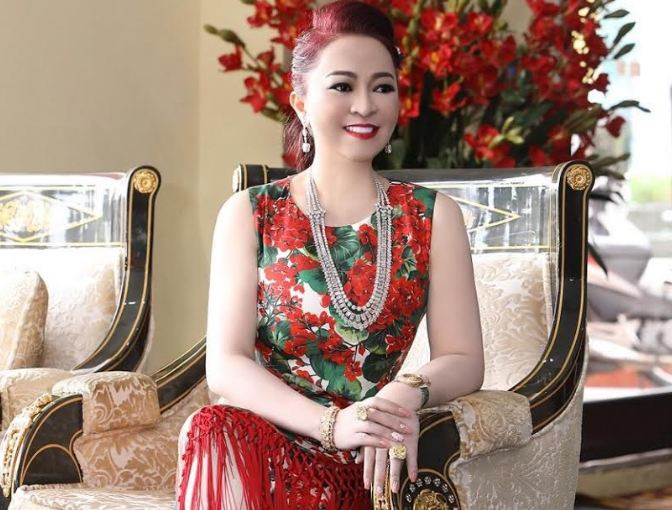 CEO Nguyễn Phương Hằng: Trí tuệ và tâm hồn chính là nét đẹp vĩnh cửu của người phụ nữ