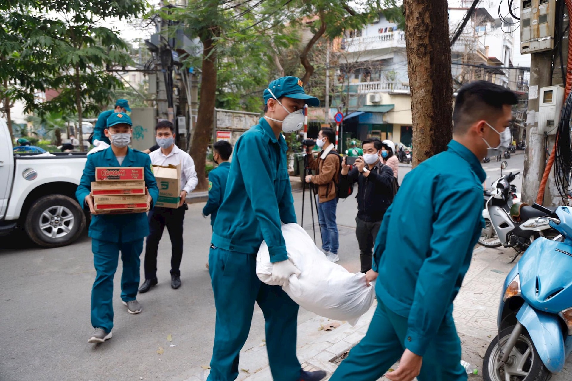 Hà Nội đáp ứng đầy đủ nhu yếu phẩm cho 195 người đang cách ly