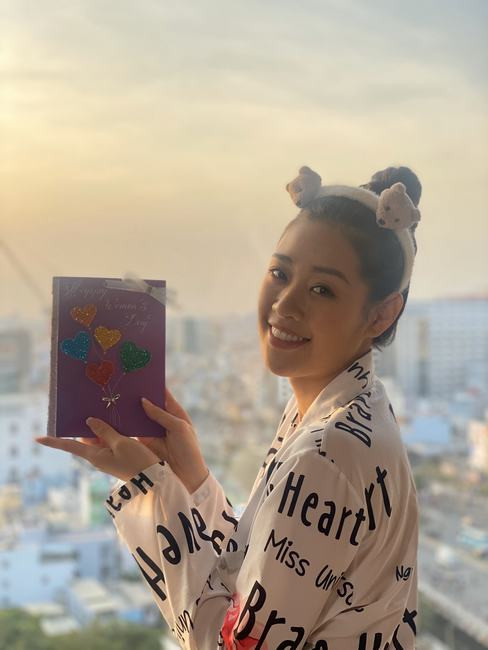 Hoa hậu Khánh Vân ủng hộ cộng đồng LGBT thông qua Vlog đầu tiên