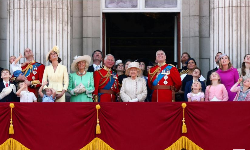 Hoàng gia Anh chuẩn bị cho cuộc gặp gỡ lớn cuối cùng trước khi Harry và Meghan rời đi