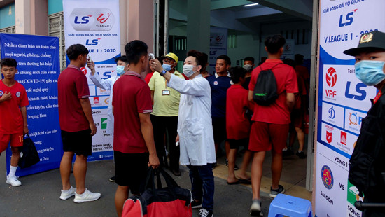 Một thành viên CLB Đà Nẵng bị cách ly vì sốt cao bất thường
