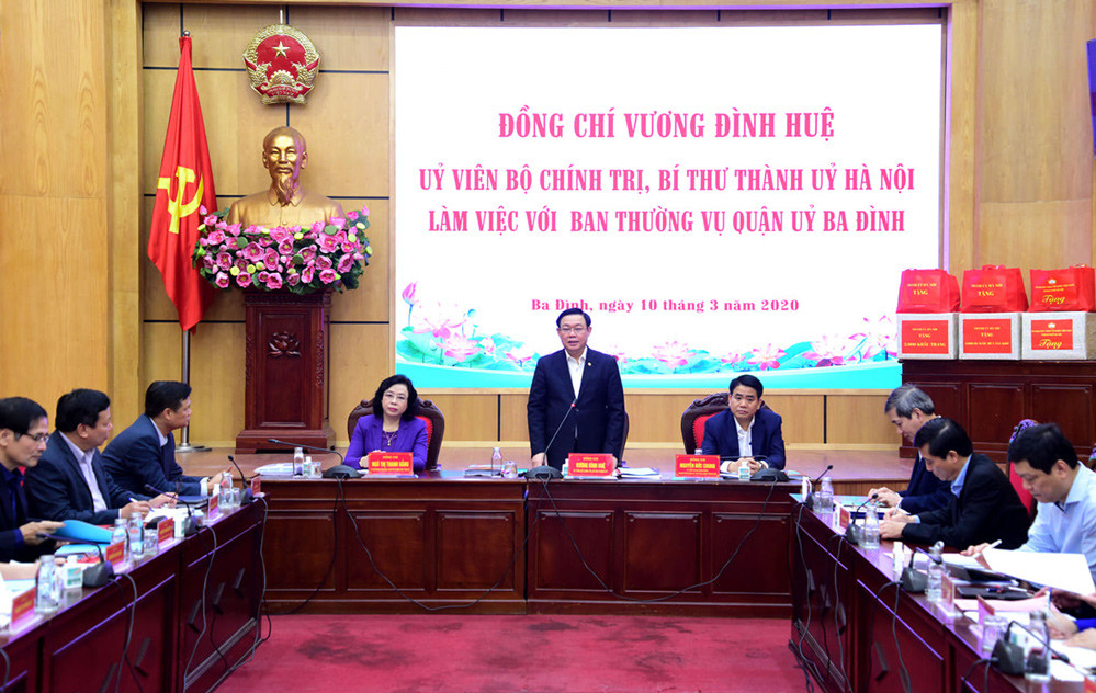 Bí thư Thành ủy Hà Nội: Cung cấp đầy đủ vật chất, động viên để người dân yên tâm cách ly
