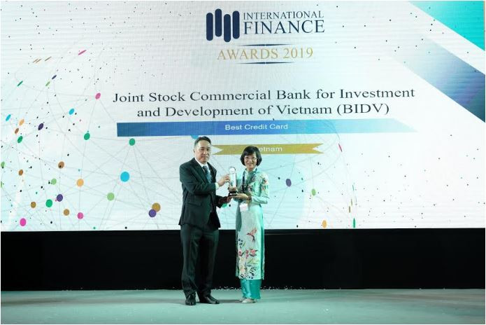 BIDV nhận giải thưởng “Thẻ tín dụng tốt nhất Việt Nam” 4 năm liên tiếp