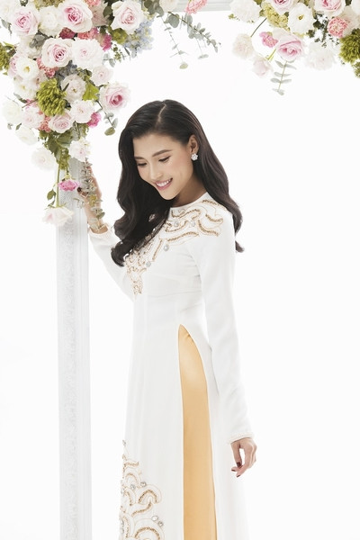Thúy Diễm hóa cô dâu trong bộ ảnh áo dài mới