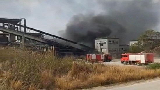 Gia Lai: Cháy lớn tại Nhà máy xi măng Sông Đà, khói đen bốc cao hàng chục mét