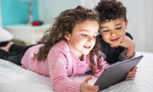 Trẻ 5 tuổi sử dụng công nghệ nhiều tác động đến khả năng đọc, viết ra sao?